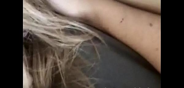  Hot Smiling Girl Fucks on Cam